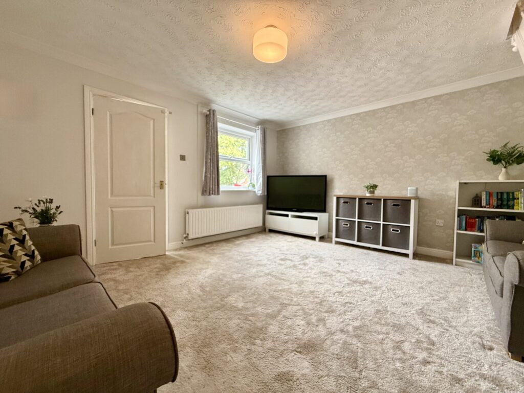 Property photo 3 of 31