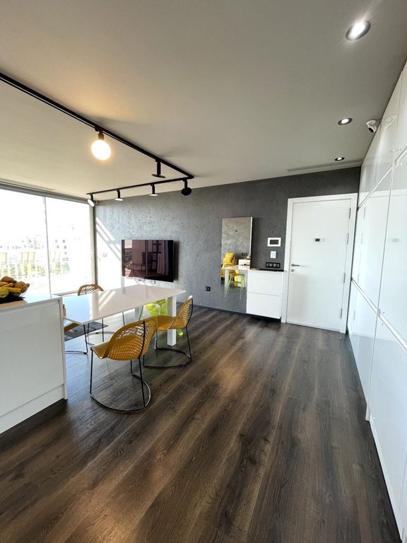 Property photo 2 of 30