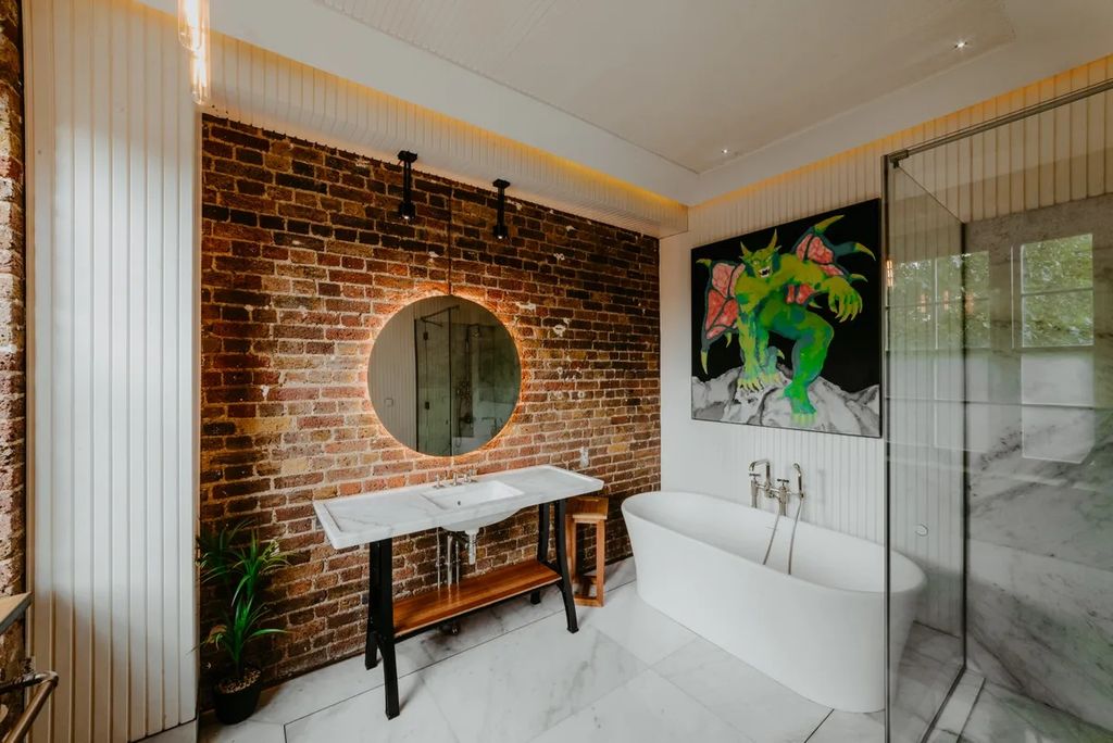 Property photo 3 of 3 Photo 4