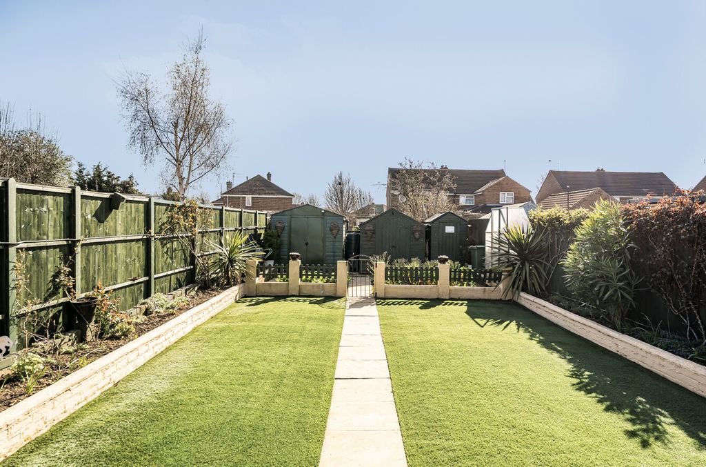 Property photo 2 of 15 14298091469B98c5A7c211