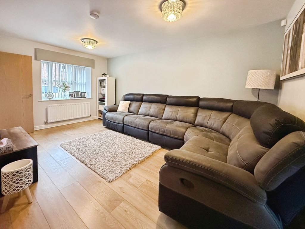 Property photo 3 of 19