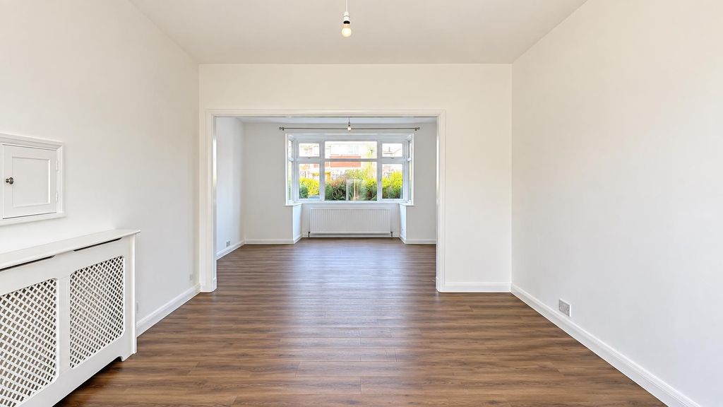 Property photo 3 of 15 Dining Area