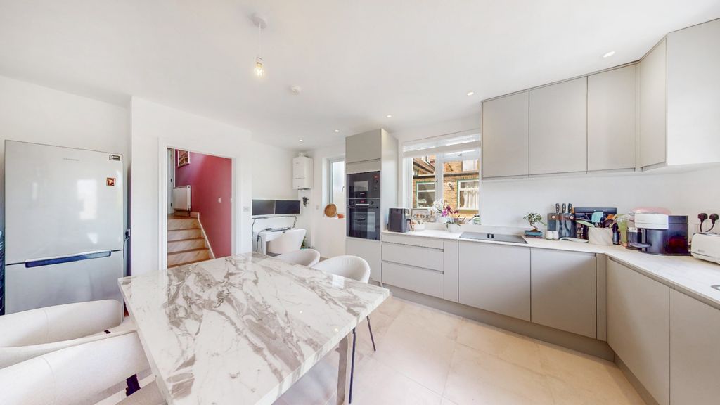 Property photo 2 of 14 5131202