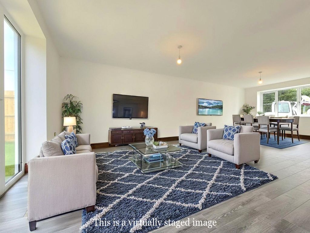 Property photo 2 of 12 Picture No. 18