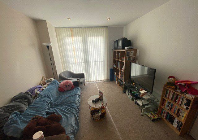 Property photo 1 of 10 Living Room