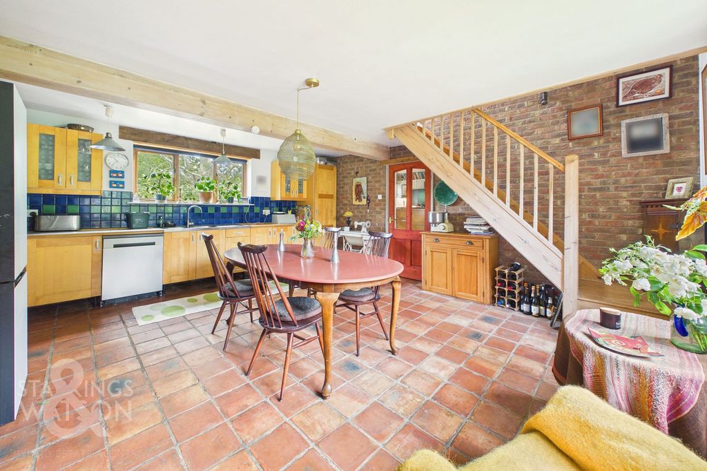 Property photo 3 of 38