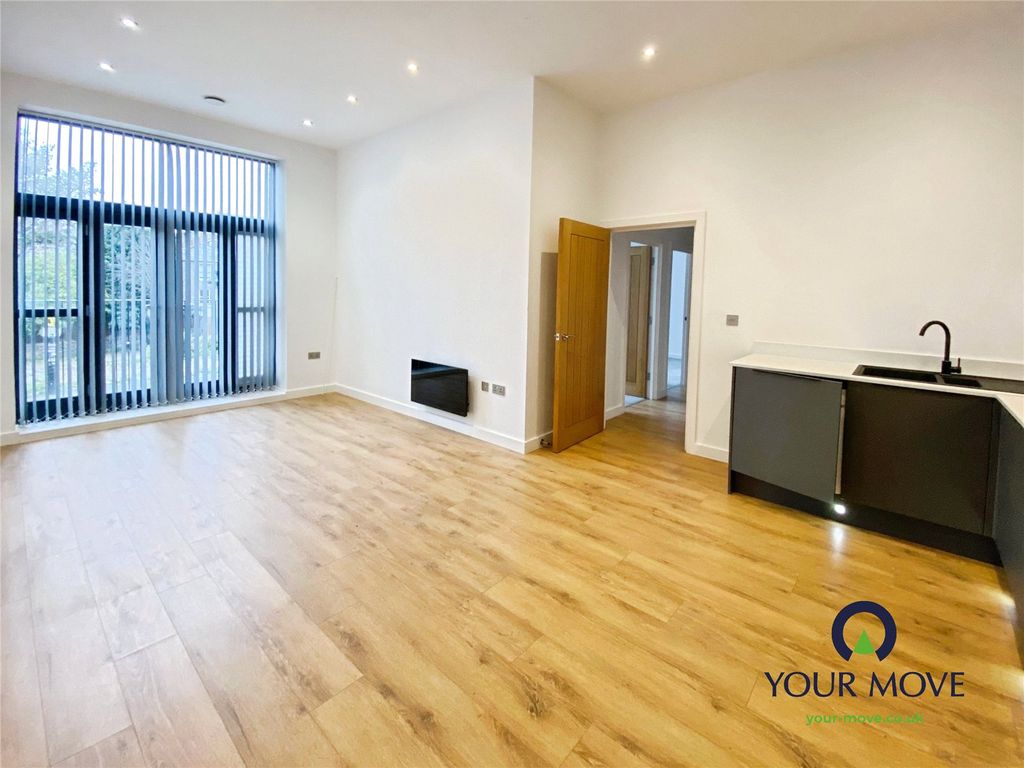 Property photo 3 of 11 Lounge