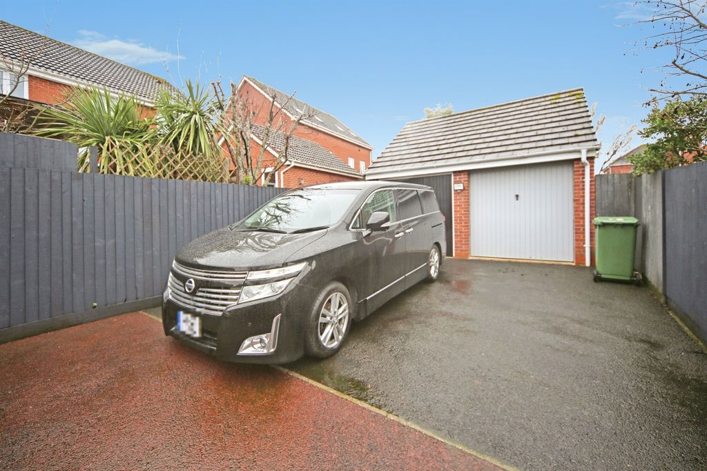 Property photo 2 of 17