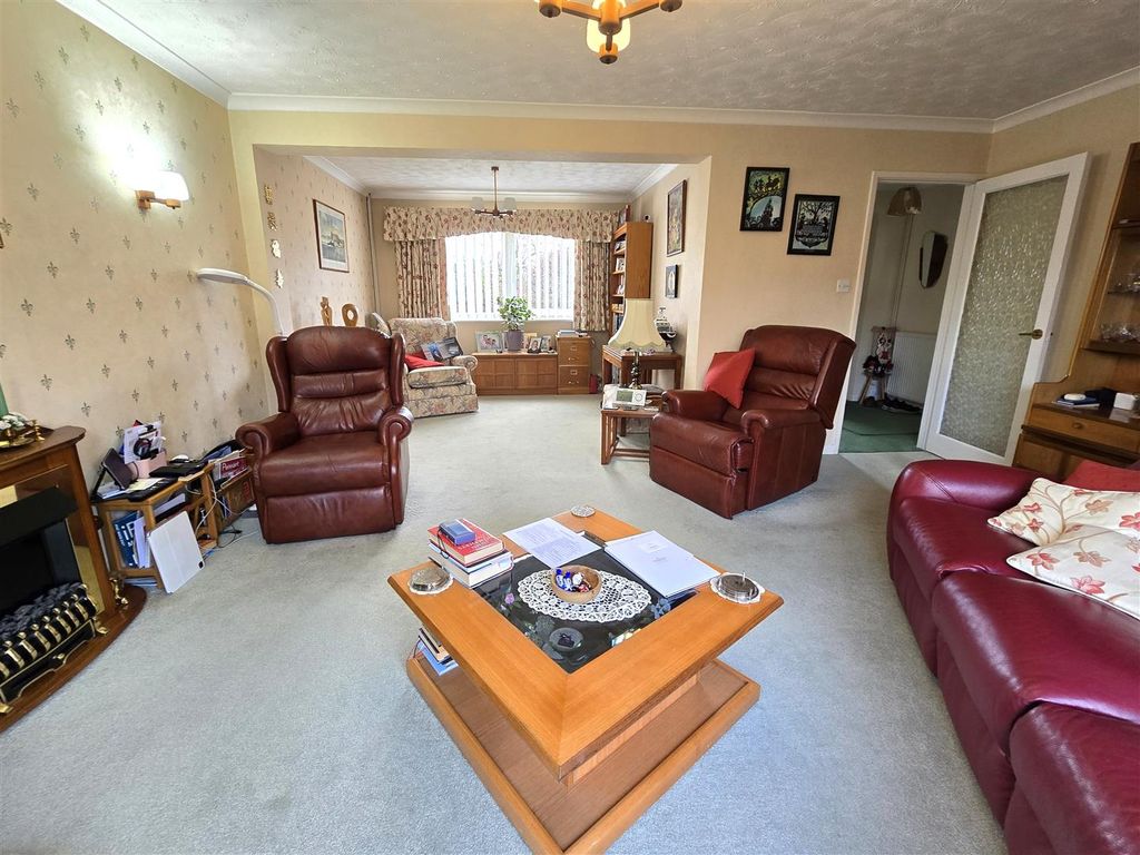 Property photo 3 of 14 20251119_141430.Jpg