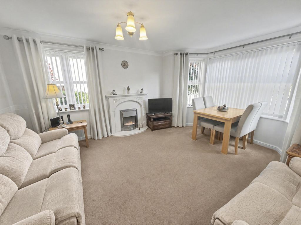 Property photo 3 of 12 Lounge/Dining Room