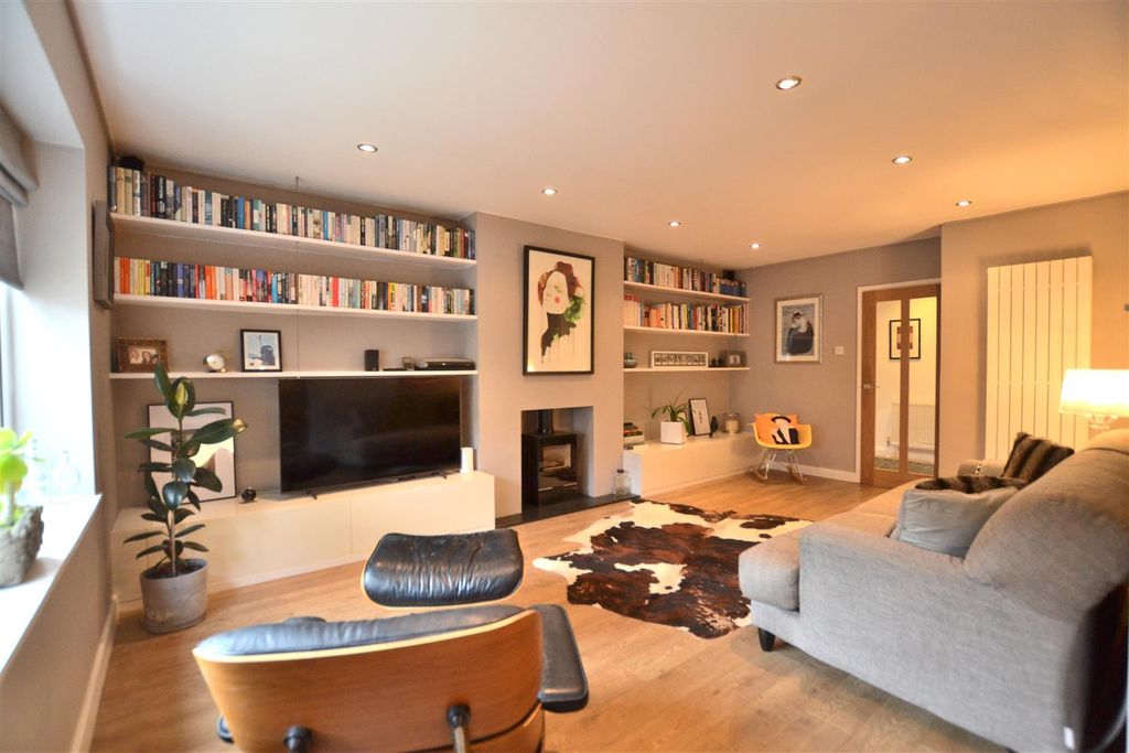 Property photo 3 of 31 Living Room.Jpg