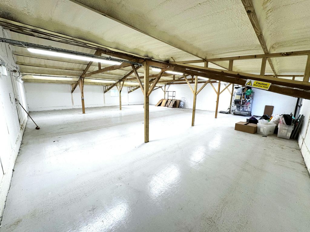 Property photo 2 of 3 Int 2.Jpg