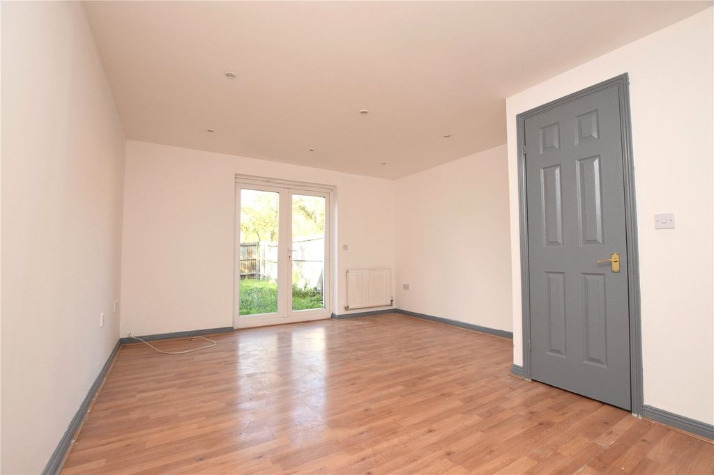 Property photo 2 of 9 Lounge