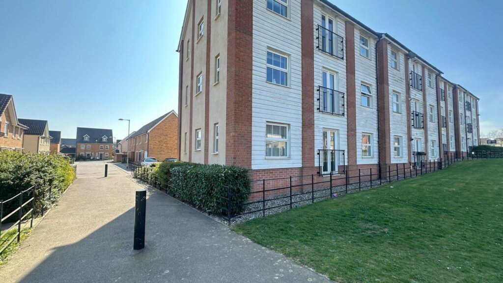 Property photo 1 of 11