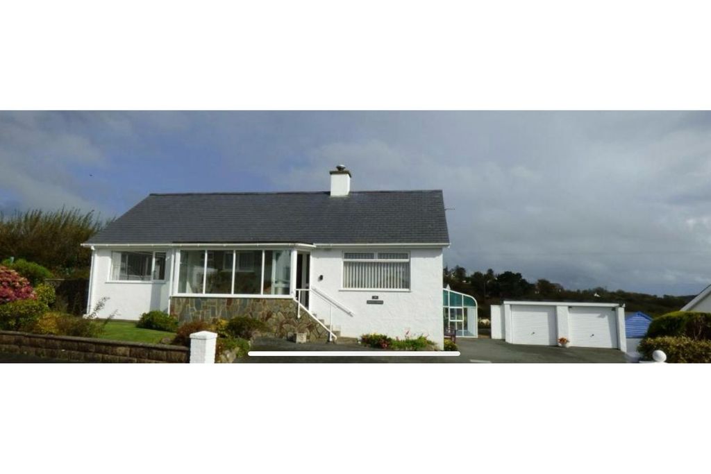Property photo 1 of 10 Front View