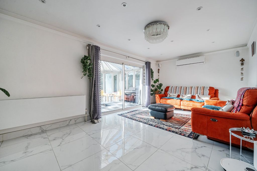 Property photo 2 of 19 Living Room