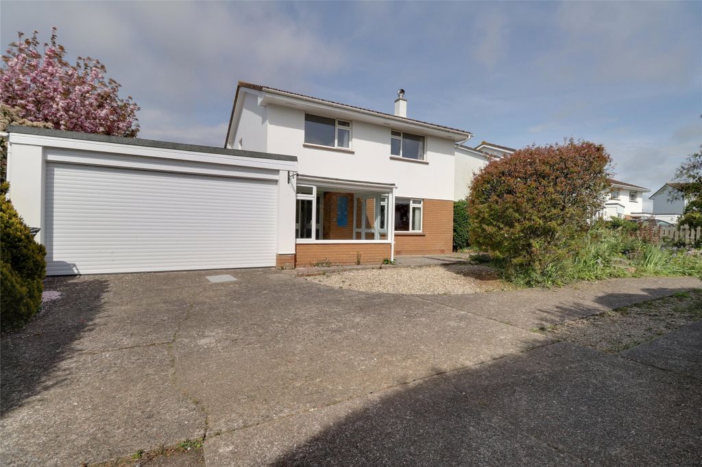 Property photo 1 of 13 Front