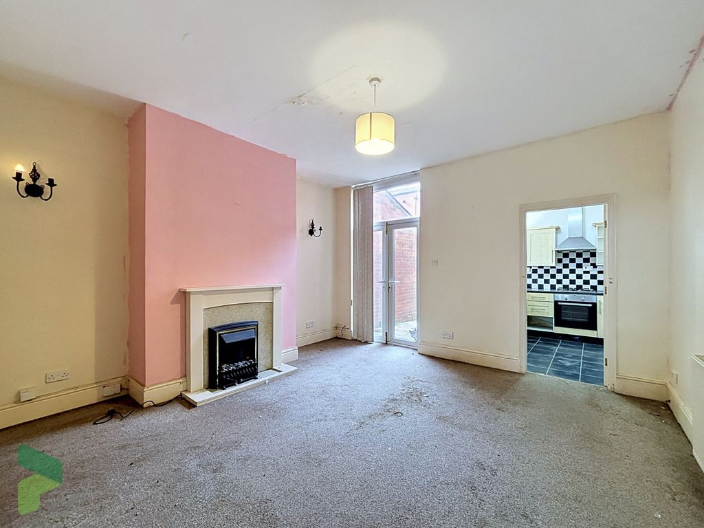 Property photo 1 of 10 Living Room