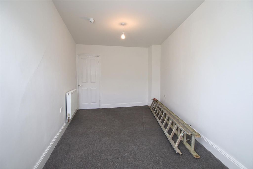 Property photo 3 of 8 Bedroom 1