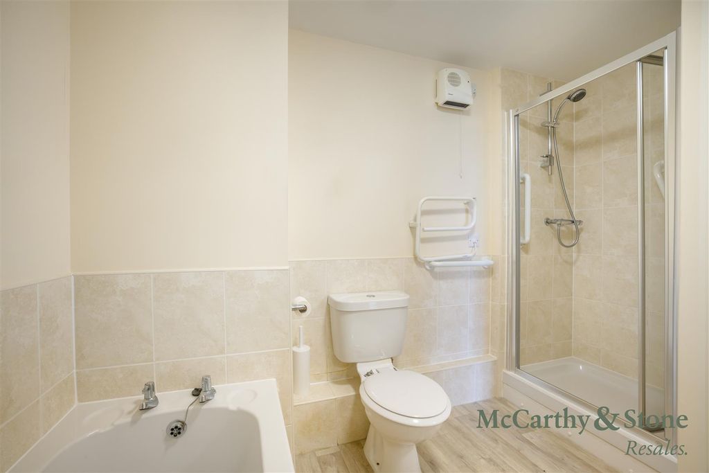 Property photo 3 of 20 8703872-Interior12.Jpg