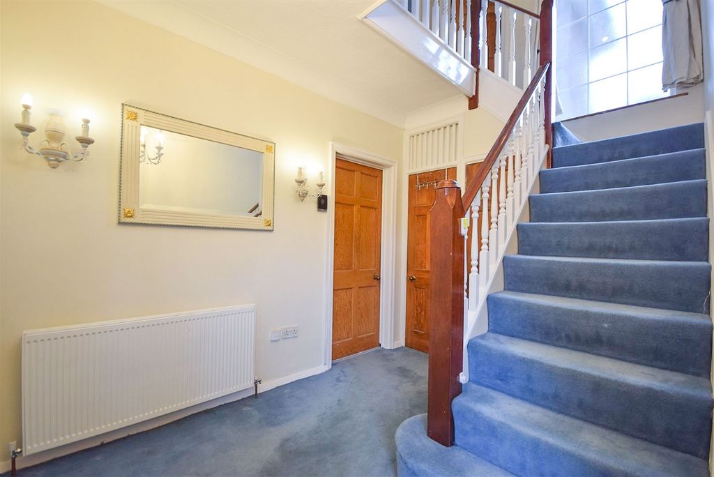 Property photo 3 of 15 Hallway