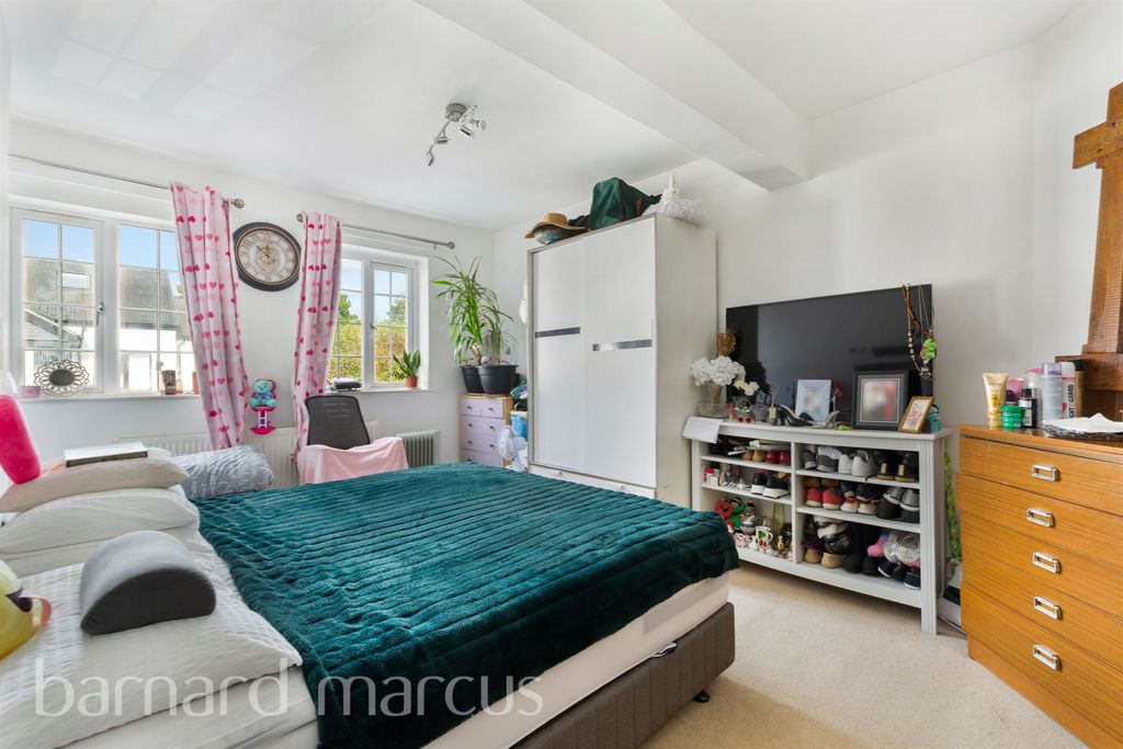 Property photo 3 of 9