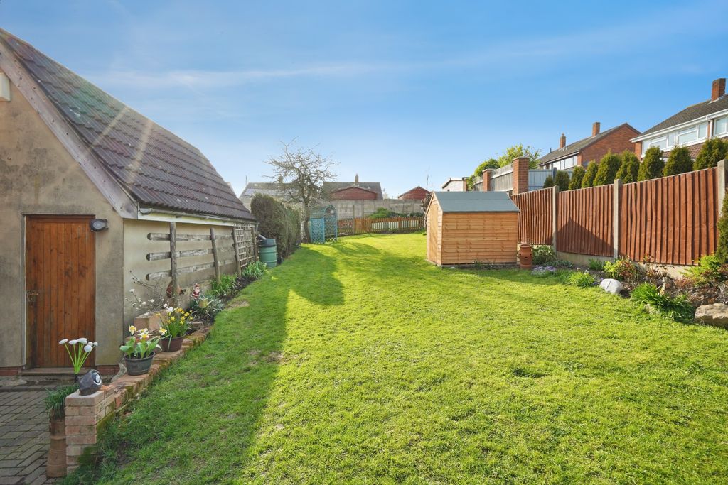 Property photo 2 of 16