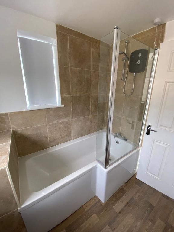 Property photo 3 of 6 Bathroom 3.Jpeg