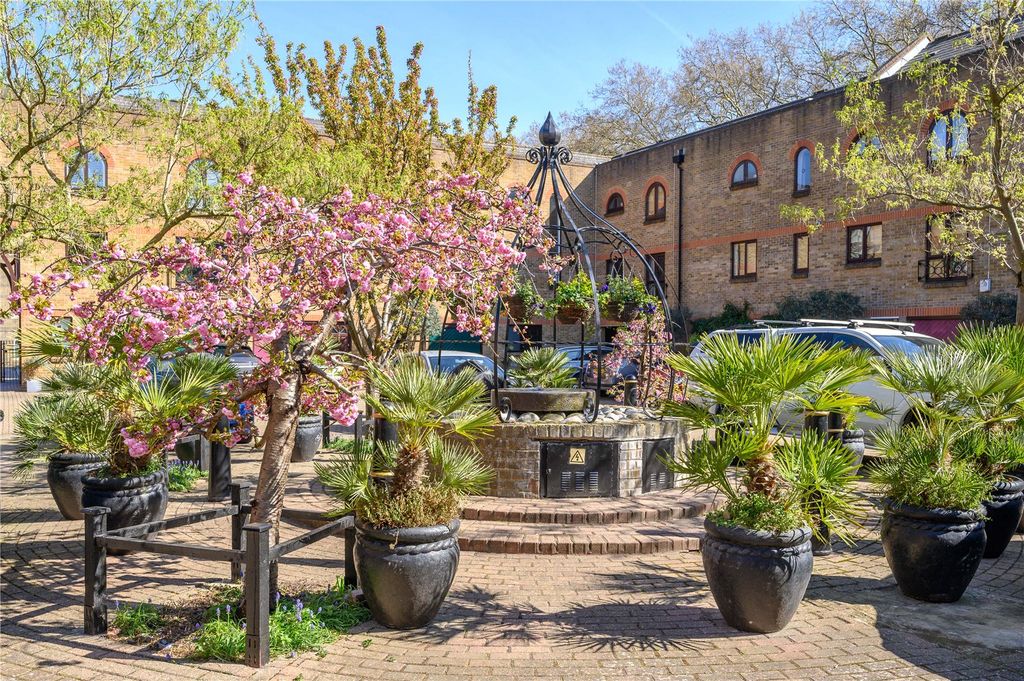 Property photo 2 of 32 External