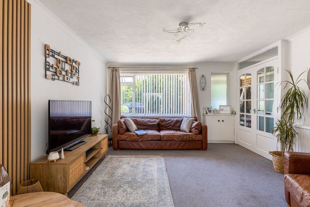 Property photo 2 of 18