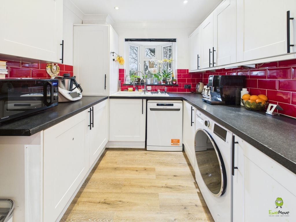 Property photo 2 of 18 Presented By Clinton At Ewemove Bexleyheath And Da