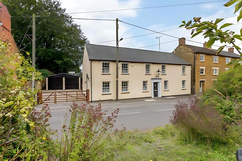 Property photo 1 of 23