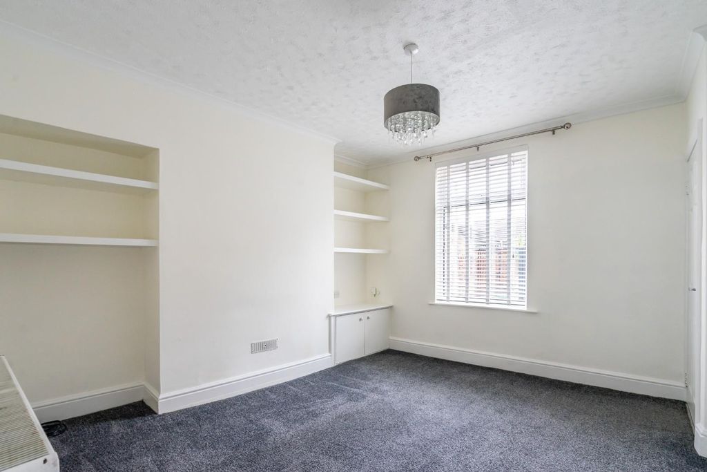 Property photo 3 of 11 Living Room