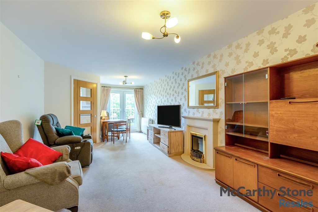Property photo 2 of 24 8694348-Interior03.Jpg