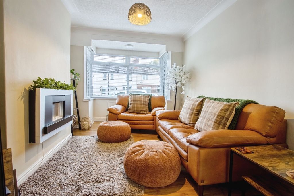 Property photo 3 of 13