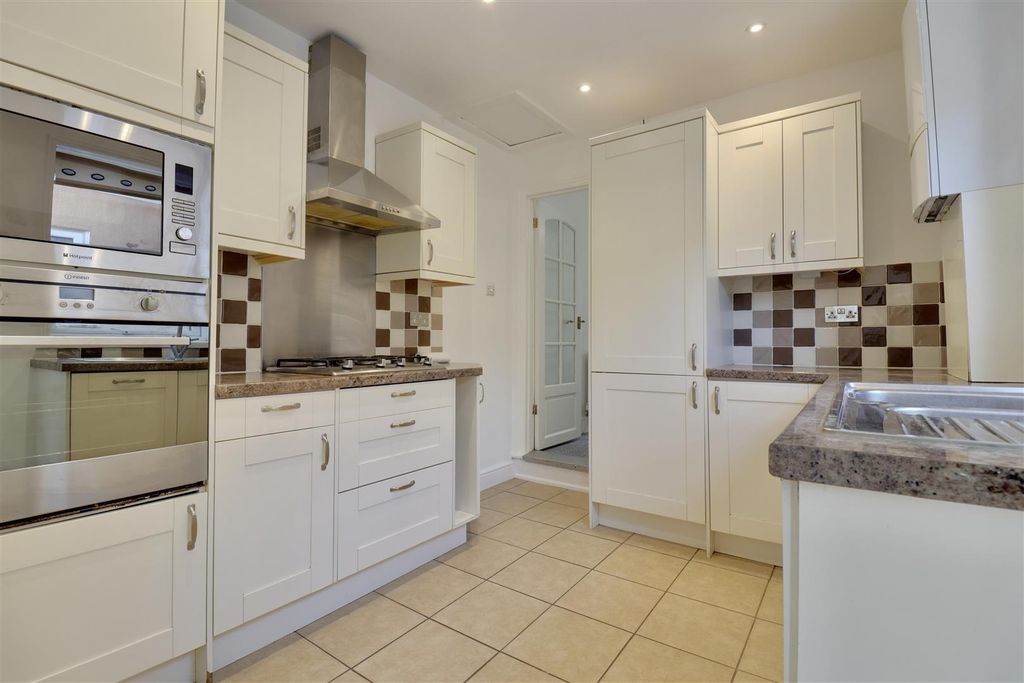Property photo 2 of 13 Essex Road Kitchen.Jpg