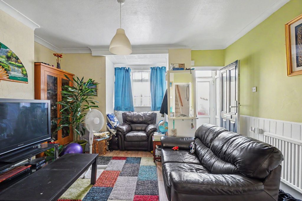 Property photo 2 of 13