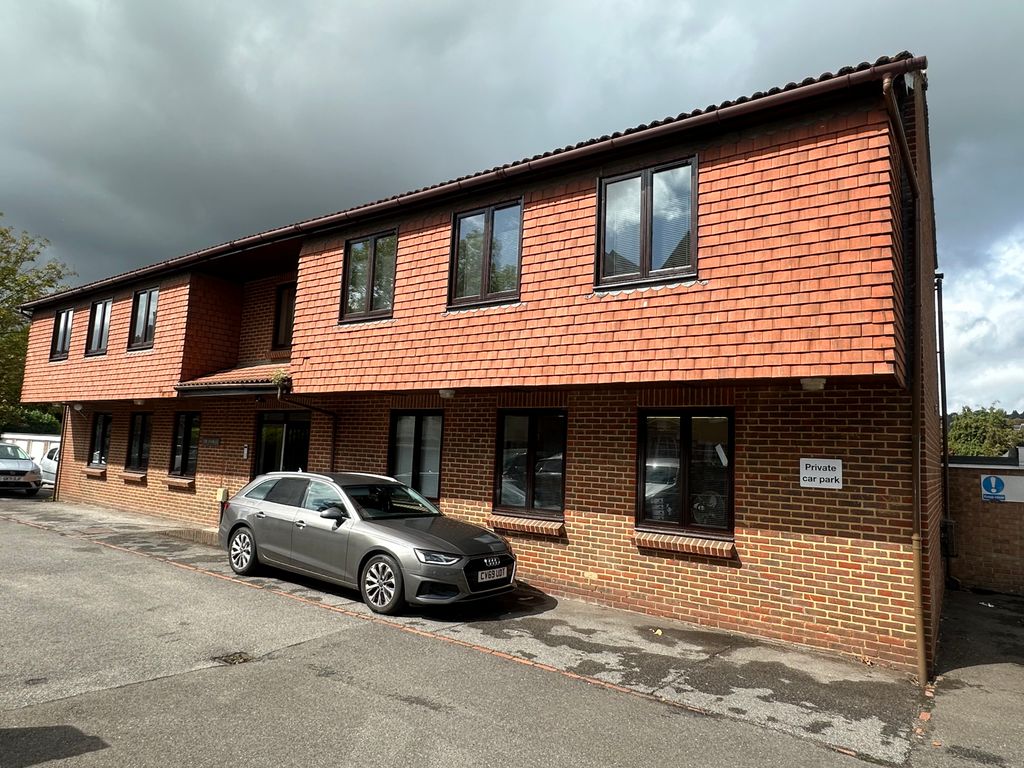 Property photo 1 of 3