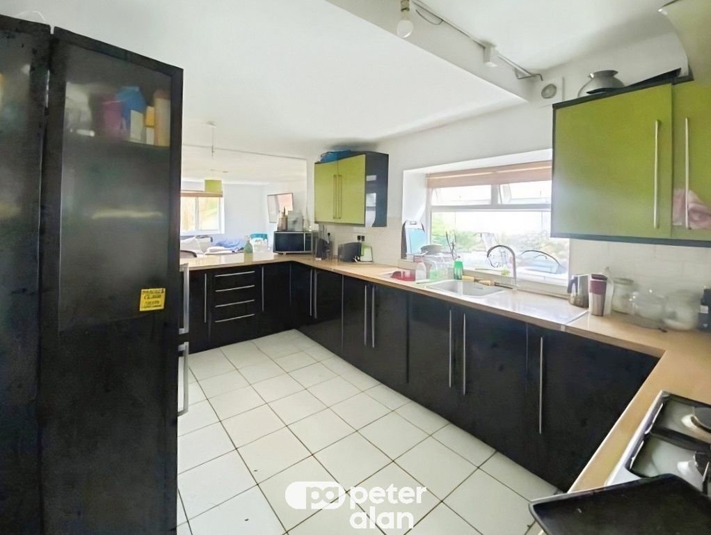 Property photo 2 of 8 Front