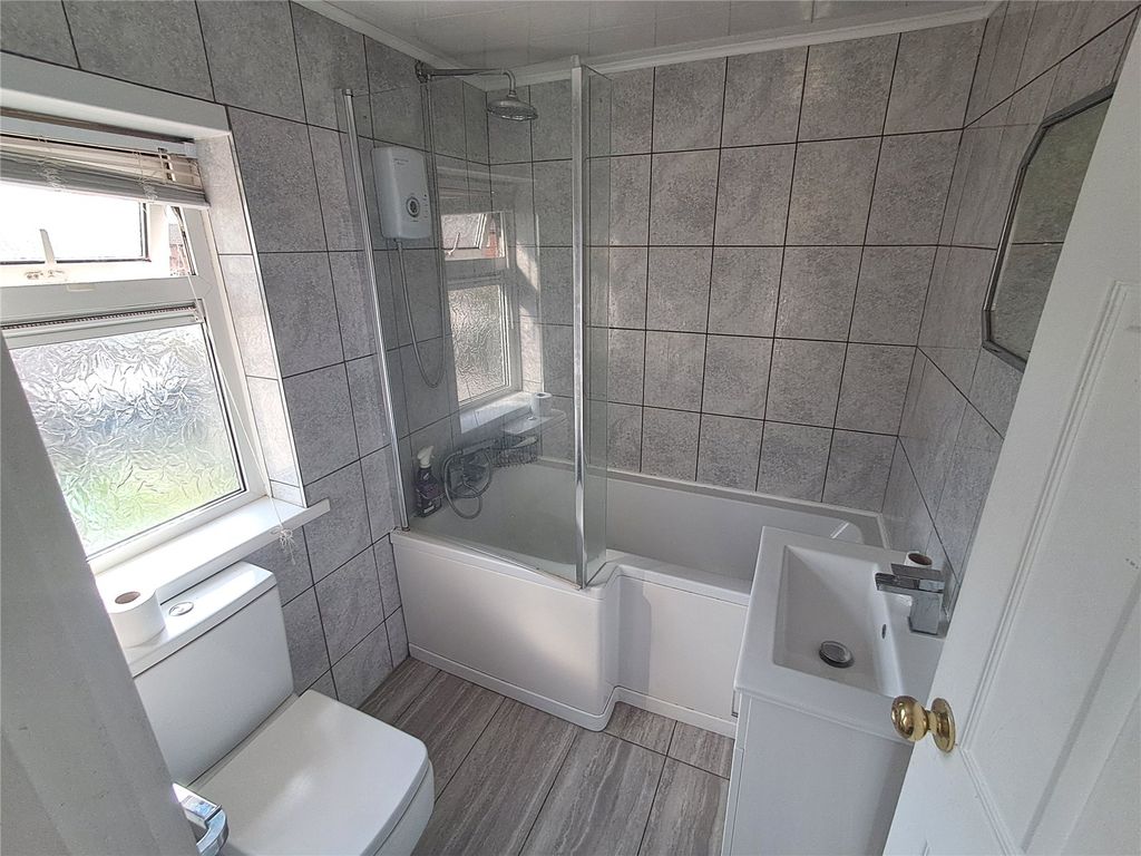 Property photo 2 of 13 Bathroom