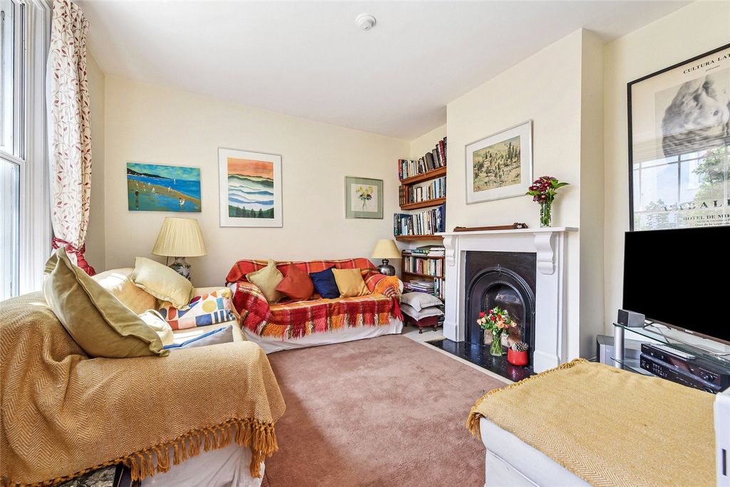 Property photo 3 of 16 Sitting Room