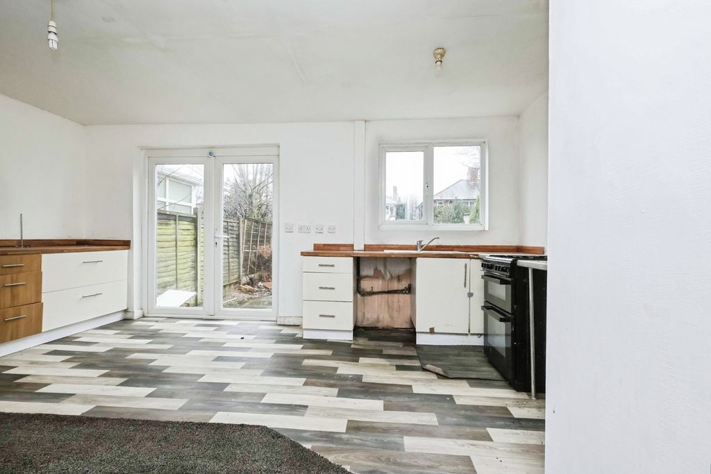 Property photo 2 of 12 Pbox-Img.Jpg