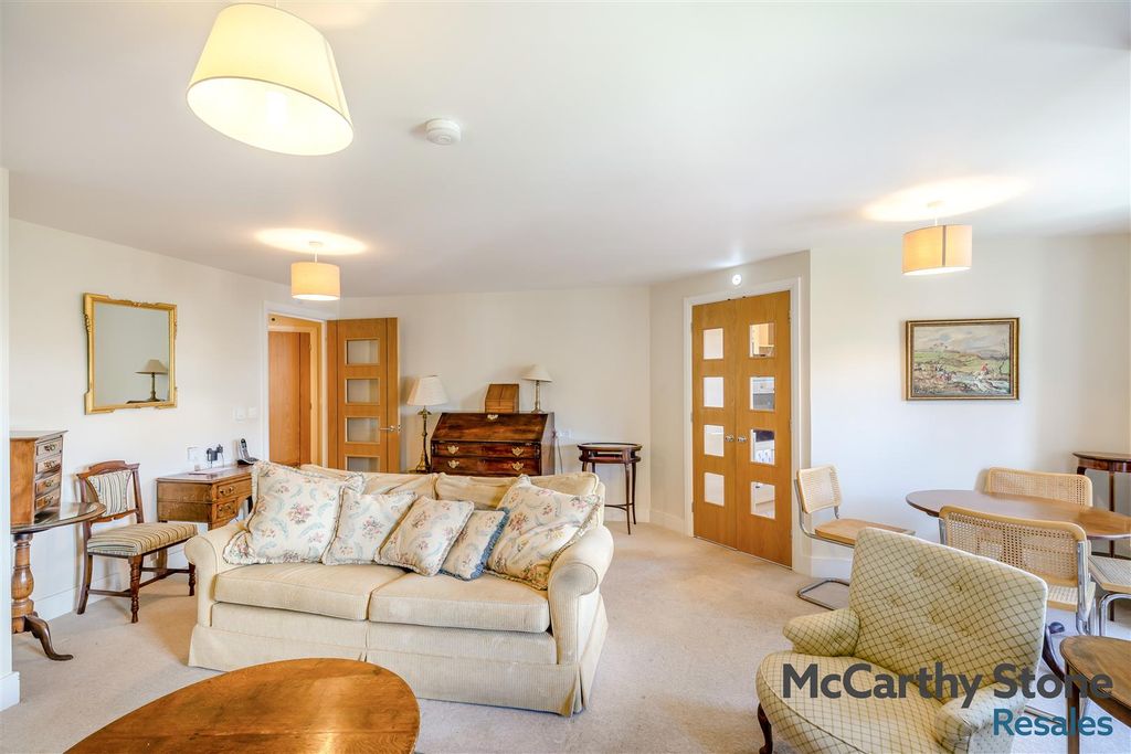 Property photo 3 of 20 8695472-Interior09.Jpg
