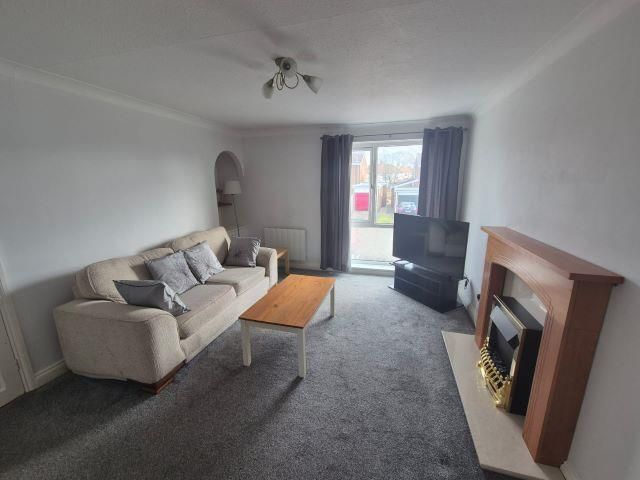 Property photo 2 of 5 24 Cauldwell Place Lounge1.Jpg