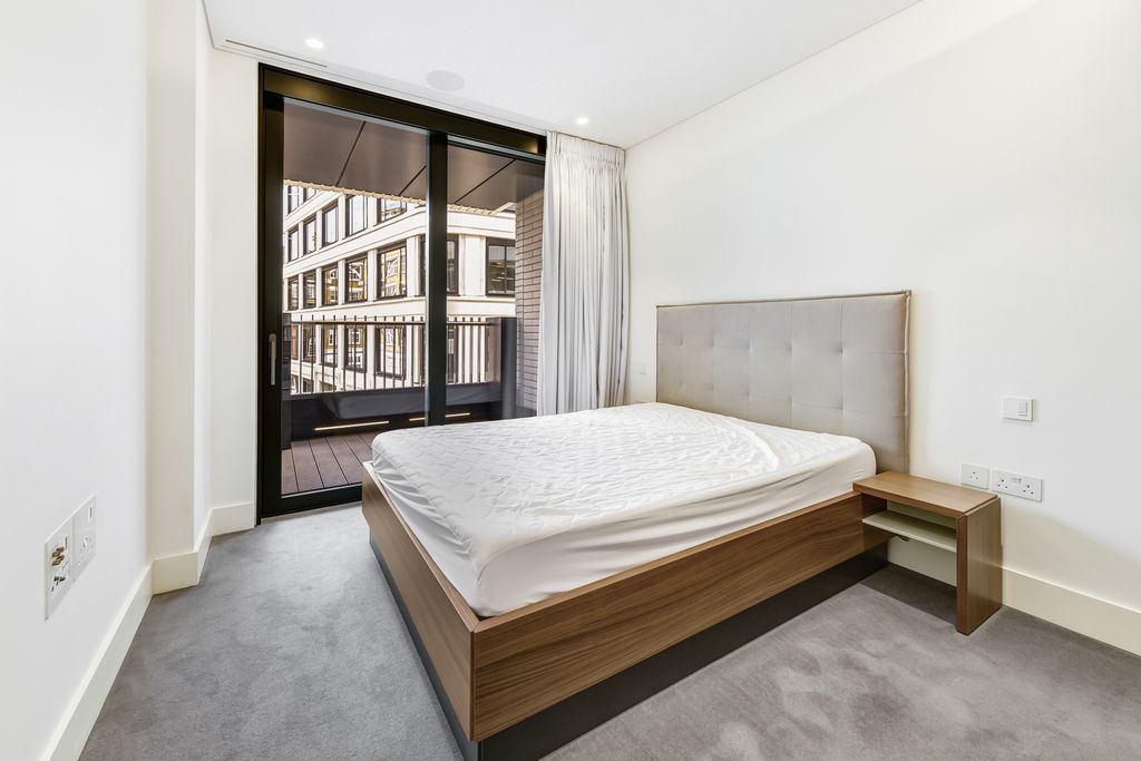 Property photo 3 of 7 Bedroom