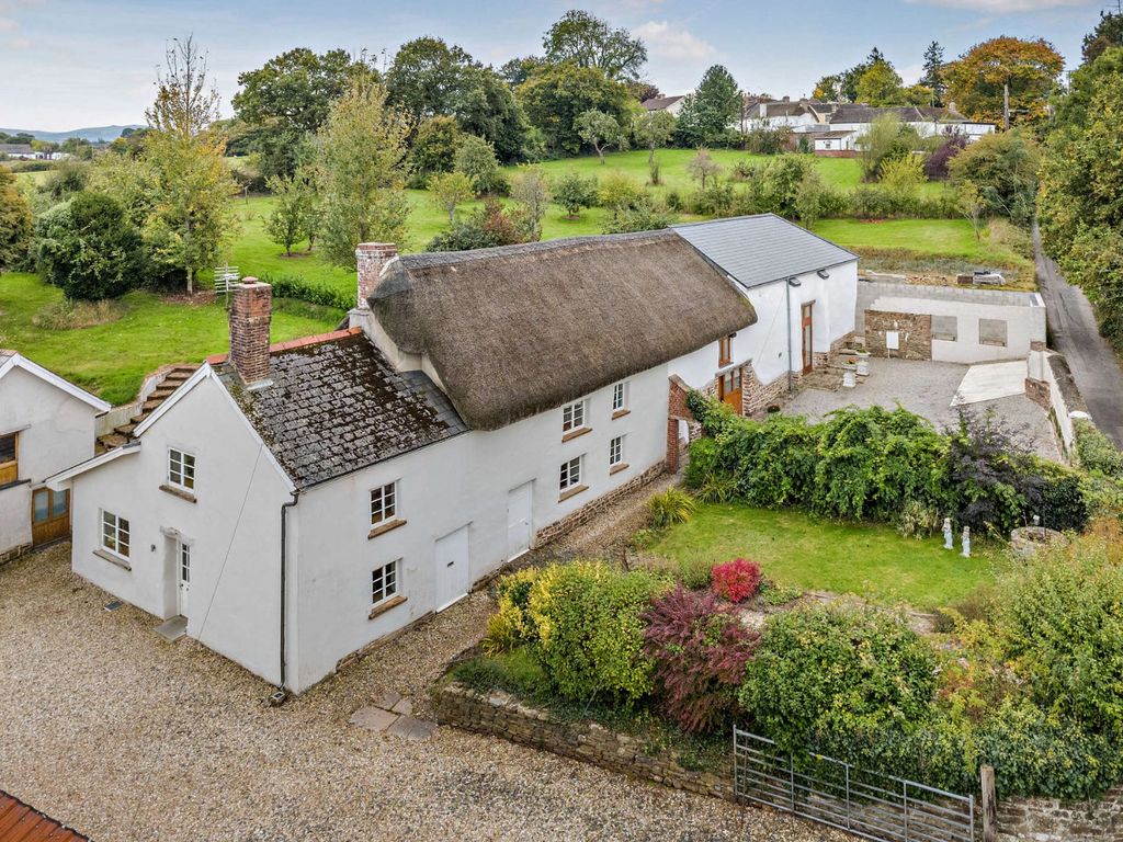 Property photo 2 of 27 Town Living Farm