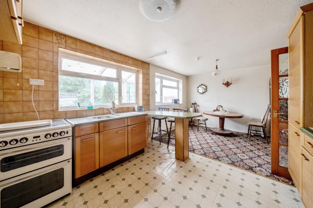 Property photo 3 of 15 Kitchen