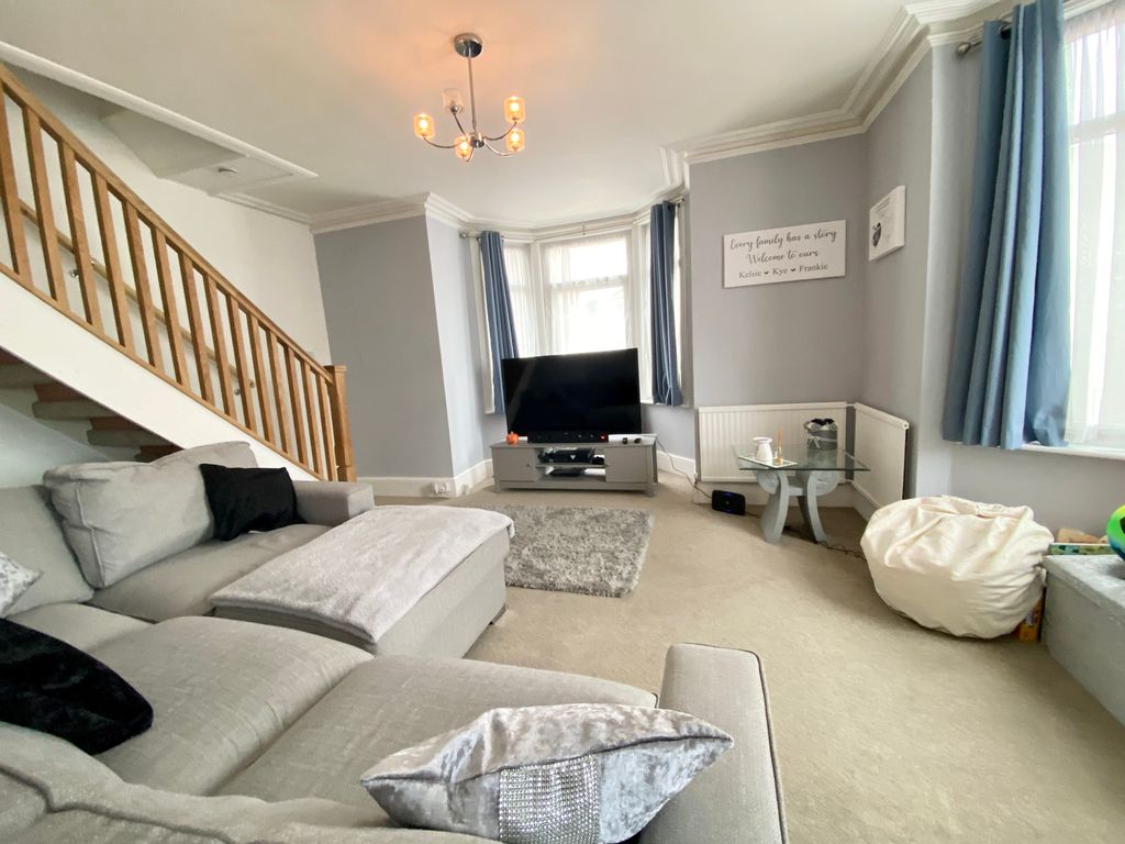 Property photo 2 of 7