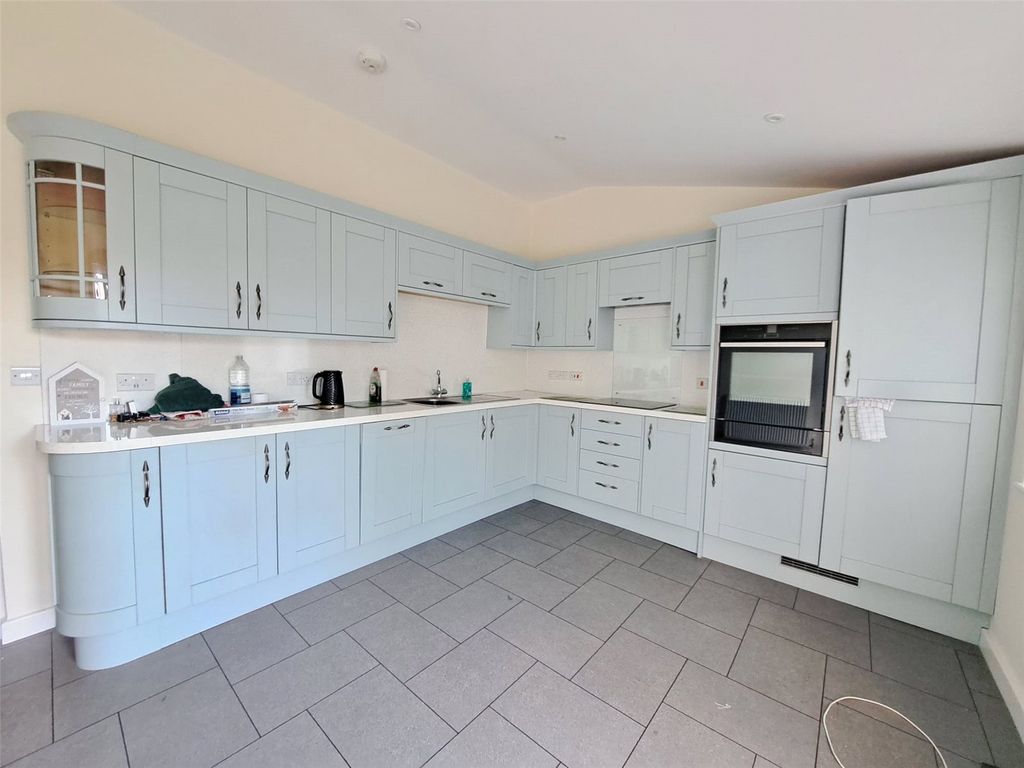 Property photo 2 of 34 Picture No. 08