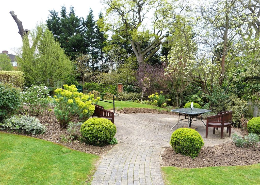 Property photo 2 of 9